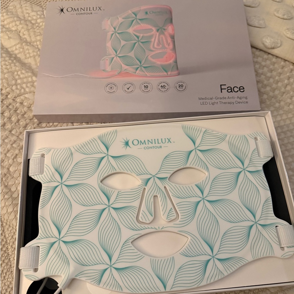 Omnilux face LED mask BRAND NEW